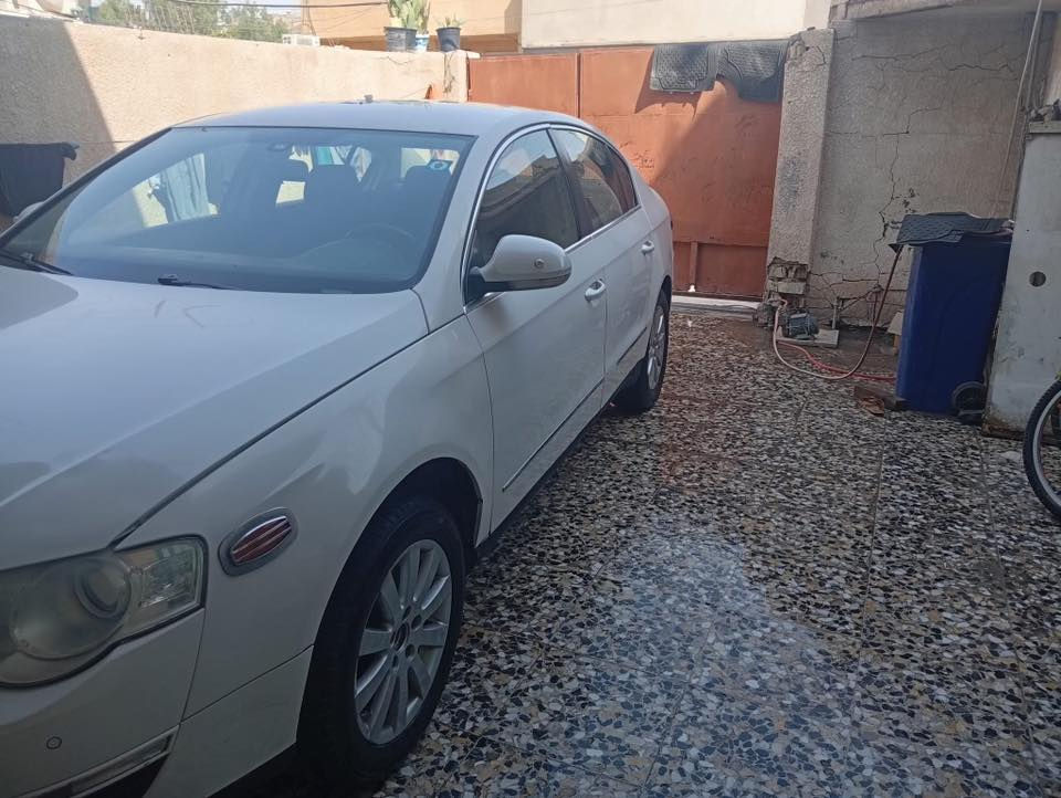 السلام عليكم فولكس واكن باسات موديل 2009 محرك 2000 تيربو tsi  كير عادي 6 كير من عده البك رقم بغداد بسمي بيها صبغ باب وجاملغ خلي مكاني بعقوبه مراوس او بيع السعر 65 وبيها مجال 
***********
