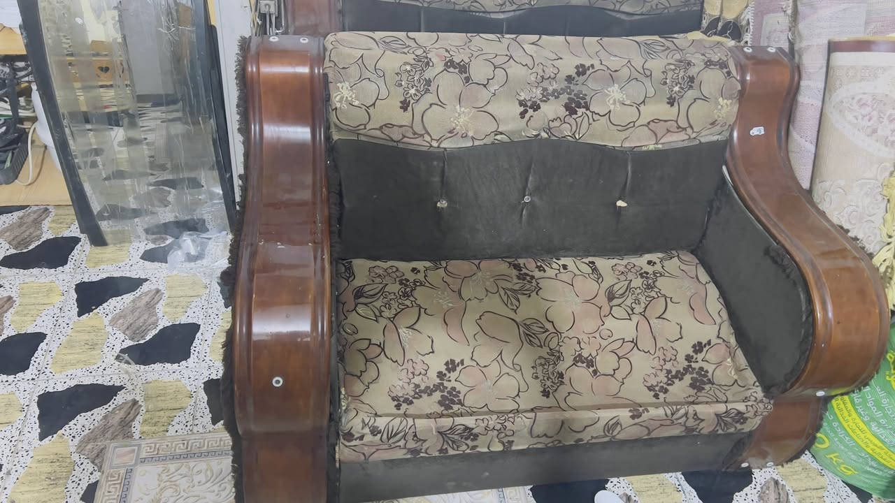 السلام عليكم تخم مستعمل 
ابو النفر عدد 2 
ابو النفرين عدد 1
ابو اربع نفرات عدد 2
يرادله تصليح مكان الديوانيه


**إذا كنت صاحب هذا الإعلان وتريد حذفه لأي سبب، رجاءا أرسل رسالة إلى الدعم الفني**