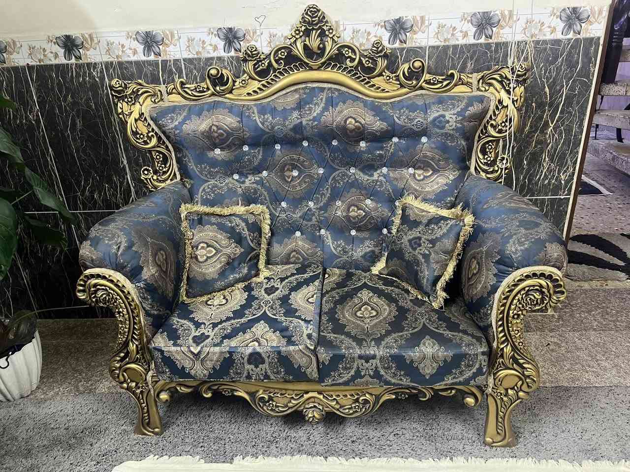 السلام عليكم تخم ملكي للبيع  عشر مقاعد السعر ٧٥٠  بغداد الشعب ***********
