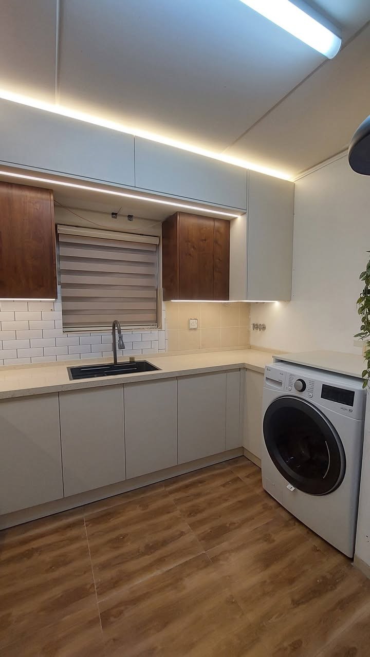 شعارنا التميز 
انجاز مطبخ شقه ١٠٠ شرقي 
دزاين مودرن دبل ملحق 
من أعمالنا المنجزه في مدينه بسمايا 
ضوء القمر للمطبخ التركي 
بسمايا الشارع العام مجمع طاحونة الرايه مقابل بيت بيوتي للإستفسار الاتصال على الرقم ***********
