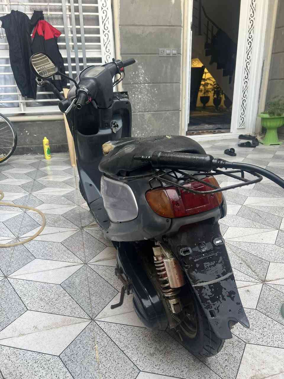 دراجه منغولي دراجه كامت عدي وما عدي وقت اروح اجفتها لان اني طالب جامعه وماعدي فراغ فتحتهم بالبيت اني البوشه والبستم ردت ابدلهم بايدي بعدها بطلت كلت اعرضها للبيع احسن دراجه نضيفه وحلوه مال شغل جفتها وروح وارجع بيها للشغل سعر 125وبيهاًً مجال العنوان كربلاء الحر للاستفسار ***********
