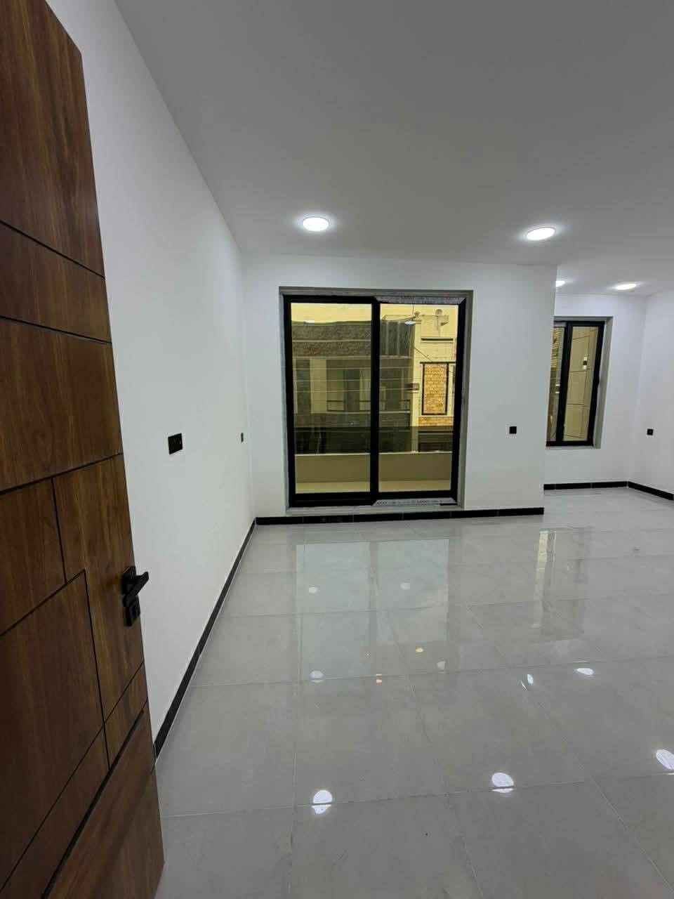 بسم الله ماشاءالله
🏠#دار_للبيع   100متر واجهيه 6،25متر نزال 16متر
  طابقين   بناء حديث وتصميم متكامل ✨️

يحتوي البيت. ع[3غرف نوم -استقبال -صحيات عدد 2- صالة- ومطبخ] البيت شغل درجة اولى 

مع الخدمات[ماي-كهرباء-تبليط]✨️

🔴ملاحضه البيت جاهز للسكن 🔑

⬅️نوع العقار  طابو زراعي سند 25 اقرار محكمه 

⬅️العنوان #بغداد_الدوره_البوعيثه   
       مجمع الامل 
🔴للاستفسار  خاص او الاتصال ع  الرقم 
☎️***********
