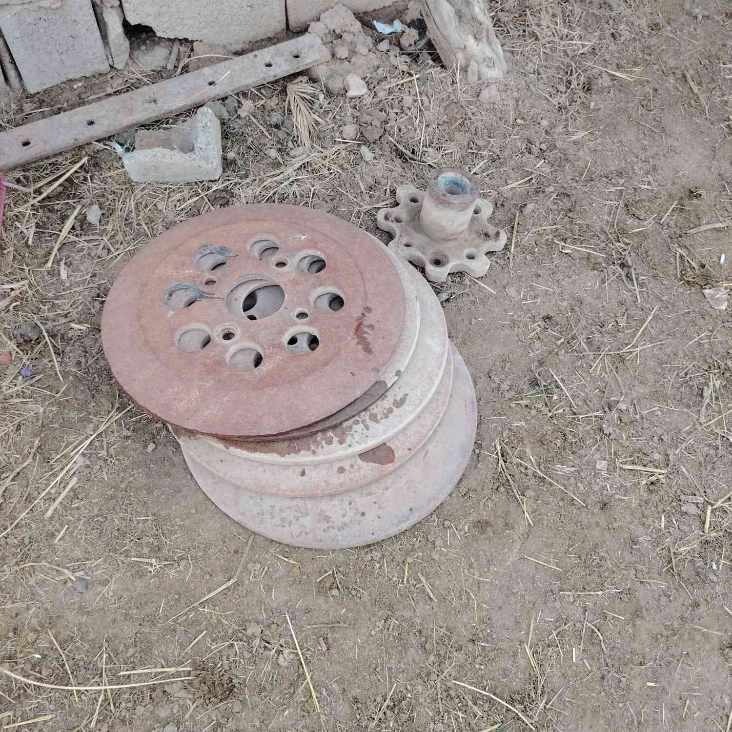 السلام عليكم تخم ثكالات عنتر 80 هنة والوردات والبراغي كاملات المكان ديالى الخالص تفاصيل اكثر اتصل وبيك خير وادلل ***********
***********مكلف بالنشر
