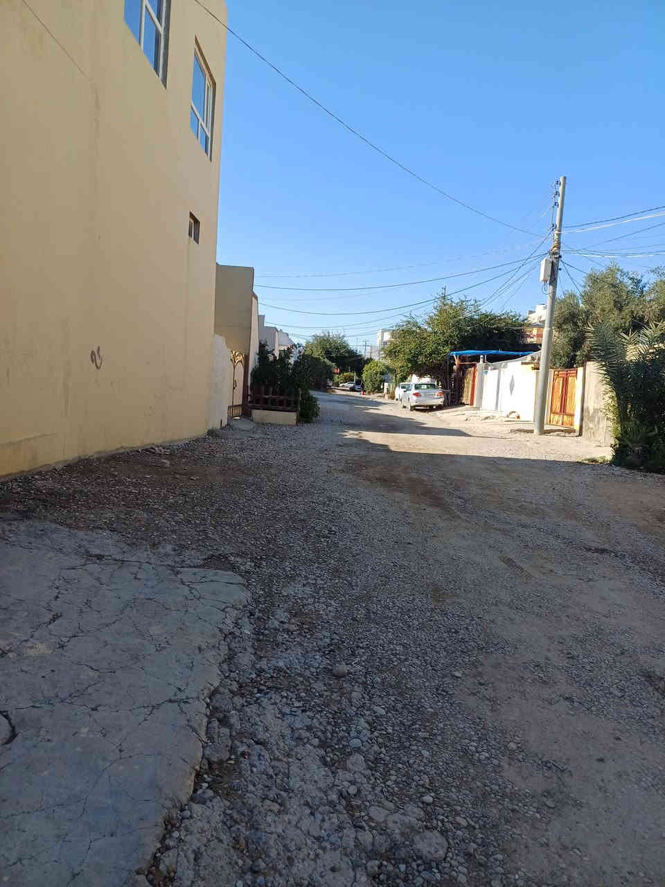 #تەنها_ژمارە_1_لە_کۆمێنت_ڕاستەوخۆ_نرخەکەیت_پێدەگات
سلام عليكم

#خانووی_مۆدێرن بۆ فرۆشتن🏘️🏘️ 
ناونیشان 📍 ناحیەی ڕزگاری ( سموود )

◼️گەڕەکی گەرمیان 🌇
◼️ خوار جادەی حەوت هەزار🏘️
◼️ڕوبەری 10 بە 14 =بە140مەترە و  تاپۆی یەک ناوە✅
◼️ڕوی لەخـۆری بەیاننیە
 ◼️زۆر خۆش و دڵگیری هەیە  

🔴 ژوورەکانی ئەم خانووە پێکهاتووە لە ⬇️

🔶 میوان 🪑🚪
🔶 مطبخ 🍽️🫖
🔶 هۆڵێک 🖼️
🔶 دوو ژووری نوستن 🛋️🛏️
🔶 ڕۆشنایی 🪟
🔶 مشتەمەلات 🛁🚿

بۆ زانینی نرخ 💵 تەنها خاڵێک لە کۆمێنت دانێ ڕاستەوخۆ بە نامە نرخەکەیت پێ دەگات یان پەیوەندی بکەن بەم ژمارانەوە 📲📞📳

***********📞✅

دەتوانن سەردانی
#عەقاراتی ئازاد بکەن

ناونیشانی نوسینگە ◀️ ڕزگاری جادەی نێو بازاڕ 🛣️
🔴 سەرووی شارەوانی سموود. 🌆🏣
🔴 تەنیشت شیرینی خانەی زانا🍹🏢

ئێوەی بەڕێزیش هەر موڵکێکتان هەبوو بۆ فرۆشتن یان ویستان بیکڕن دەتوانن ڕەسم و زانیارییەکانتان بنێرن بۆ ژمارە ڤایبەری 📳✅ ***********
