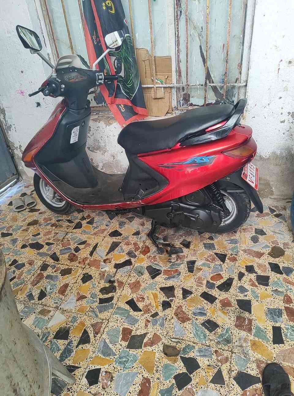 سلام عليكم دراجه فراشه فحل مكفوله. نضيفه فول نضافه ومابي اي نقص كله شغاله من لسلف للكهربائيات. تايرات جدد. تاخذه جاهزه وتجي تشوف نضافته بعينك سعره 400 
مكاني المجر الكبير ***********
