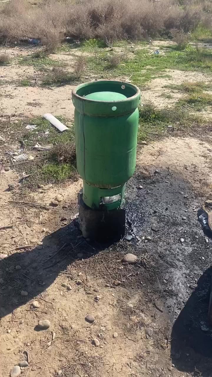 بسم الله الرحمن الرحيم
على بركة الله غاز الخليل يوفر  غاز مع التنظيف واصل للبيت وياهلا بالگرايب ملاحظه التنظيف "الحمل بحملة" 
كل ماعليكم الاتصال على الأرقام التالية
*********** ايهاب الخليل
 *********** احمد الخليل
 ***********احمد الخليل
