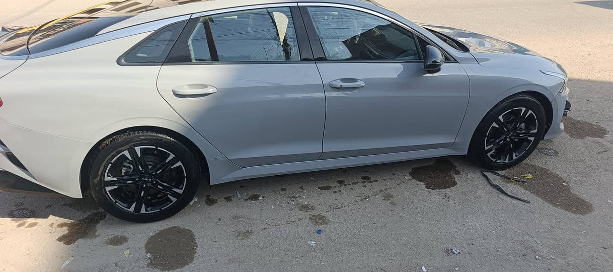 سلام عليكم لبيع موديل 22فول سياره بسمنه جاملغ وبنيد حادثه بدول دواخل كير مكينه مكفول سعر 155بكان سياره بغداد زيونه ***********
