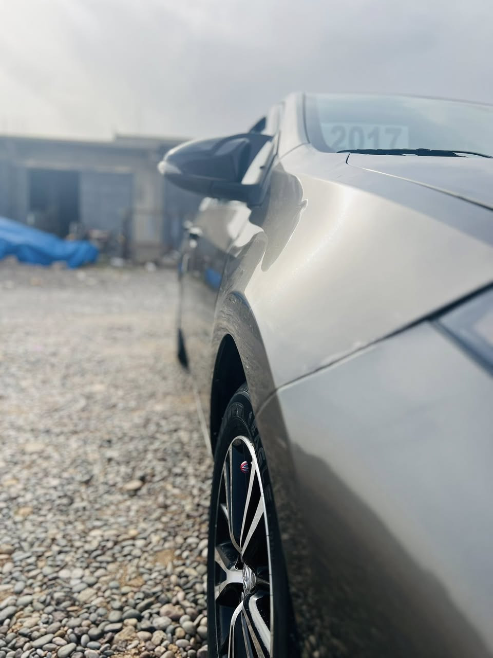 السلام عليكم كورلا ٢٠١٧ كير محرك شرط طخم تاير جديد صدر جديد فول مواصفات بصمه فتحه سلاي شفتات ستيرن مري هيترات كشانه جلد شركه ضررها ٣ قطع بدون دواخل شرط سنويه لحد ٢٠٣٠هزه جديده السياره بسمي / السعر ١٣٨ / رقمي / ***********
