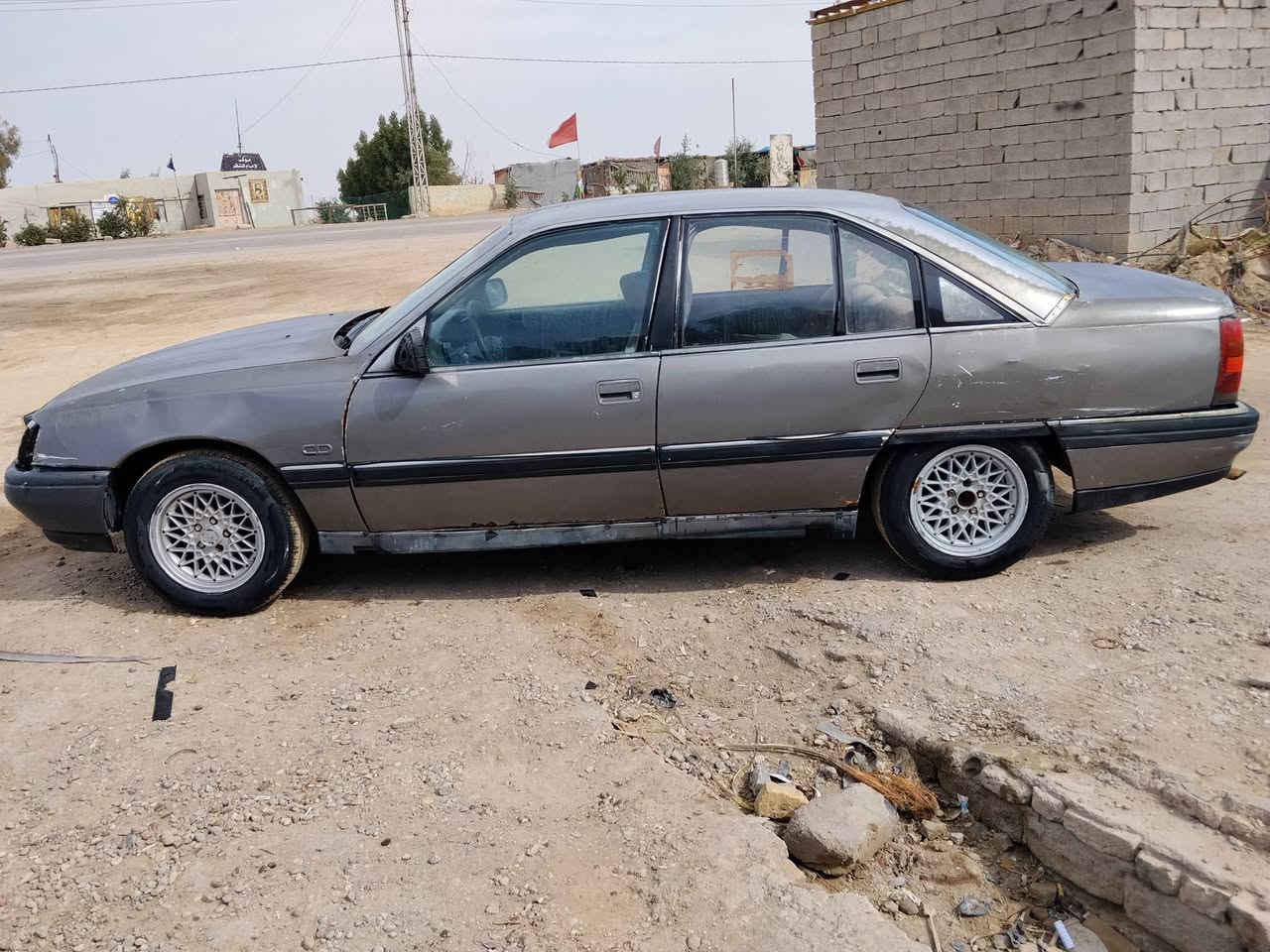 سلام عليكم شباب سياره اوبل البيع تريد وكله تريد مداور مكاني ناصريه قضاء الفهود شراي  ينتصل على هاذه رقم وبيه خير ويدلل رايده ب15 وبيه مجال سنويته ماصاقطه ***********/////***********
