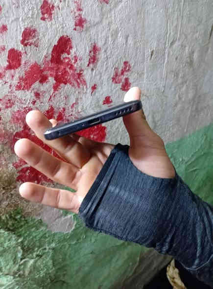 سلام عليكم ورحمت لله وبركاتة جاهز للبيع مستخدم شهر او اقل جهز كارتونة جهاز شاشة مصفحة بصمة بل شاشة اسم جهز هونر 200 السعر 450الستفسار***********
