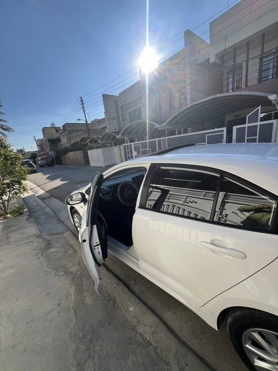 السلام عليكم
كورلا هايبرد 2024 شكل الخليجي 

ماشية ٤٦،٠٠٠الف كيلو

المواصفات:

كشن كهرباء 

فتحة سقف 

بصمه 

قطعتين تبريد 

شاشه

كامره خلفيه 

رادار امامي 

وهواي مواصفات 

السياره بيها طخه بسيطه بل باب الخلف الصدر       الباقي كفاله عامه 

السعر ١٤٨$ وبيها مجال بسيط 

 

للاستفسار ؛***********
