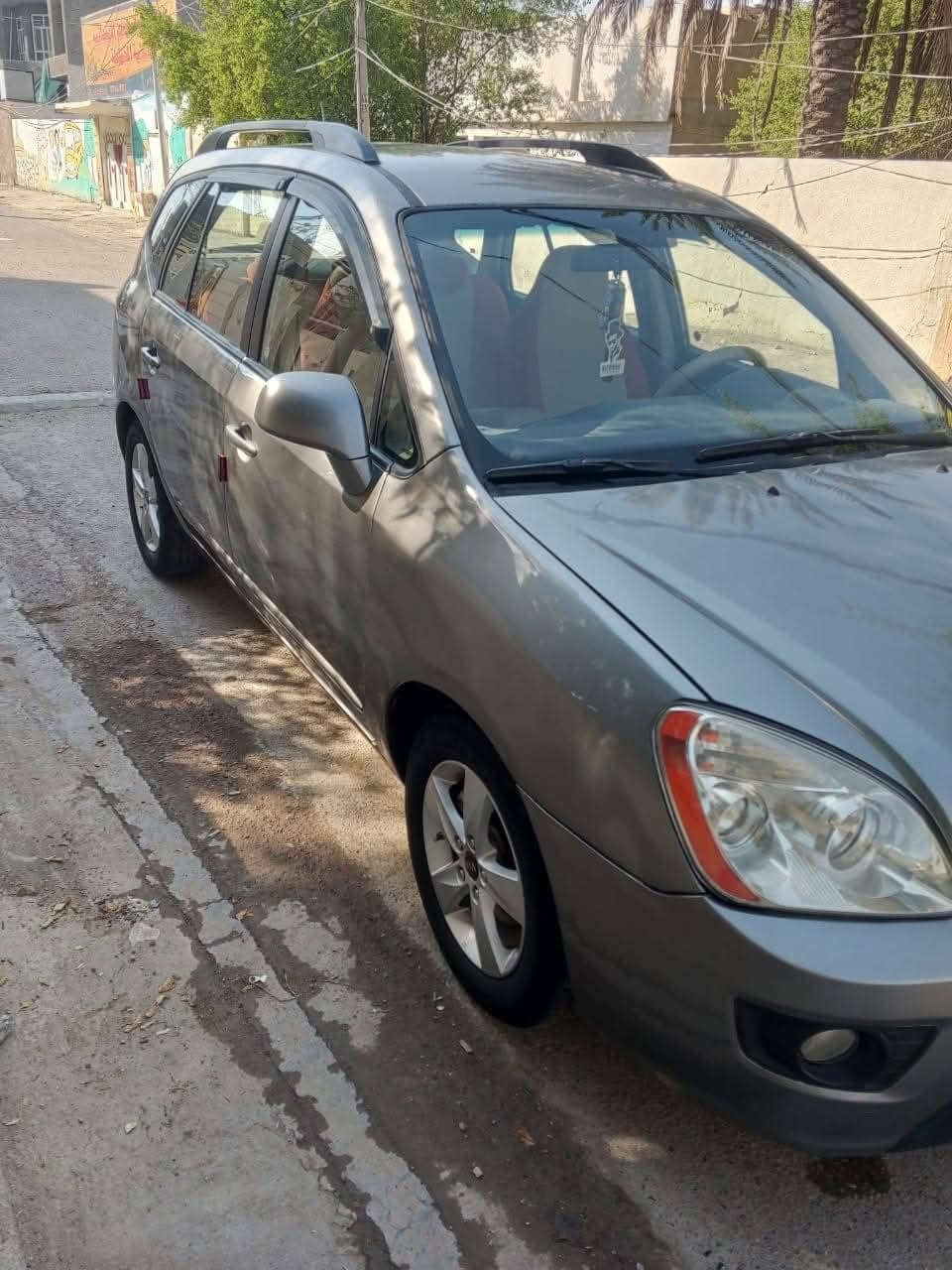 سلام عليكم ورحمة الله وبركاته   سياره للبيع 
نوع كيا ريندو رقم لسياره ديالى انكليزي  تحويل ثاني يوم مكينه 2400 سيارة خير من الله مكفوله كير ومكينه مصبوغه احزام اثر ضربه بل جاملغ لامامي لسعر 100 $ 
رقمي ***********
