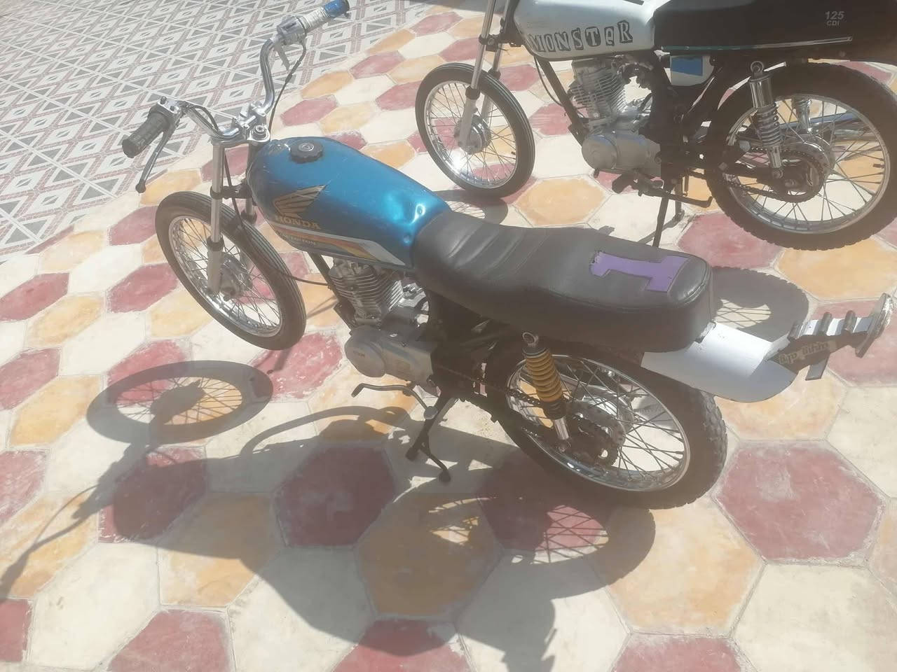 سلام عليكم دراجة البيع مراوس بكامله  دراجة نضيفه موديل 20.كلك دراجة كامله من كلشي مكان الديوانية قضاءعفك..  الشراي يجي خاص 
متواجد فيس  او رقم ***********
