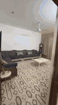 سلام عليكم دار للبيع مساحه 100 متر مربع ركن
العنوان : بغداد نهايه الشرطه الخامسه قرب أسواق الزيتون
المواصفات : السطح مسقف جينكو بنل حمايه من حراره
 الشمس وألامطار مع خط مولد مجانا والارضيه سيراميك والخارج كاشي بيت جاهز وكامل بس جيب غراضك وتعال ويحتوي على غرفه نوم واستقبال ومطبخ وصاله ساحه درج وحمام مع تواليت غربي وحمام خارجي وبيتونة للاستفسار الاتصال على

*********** واتساب أو اتصال
وسعر مناسب جدا
