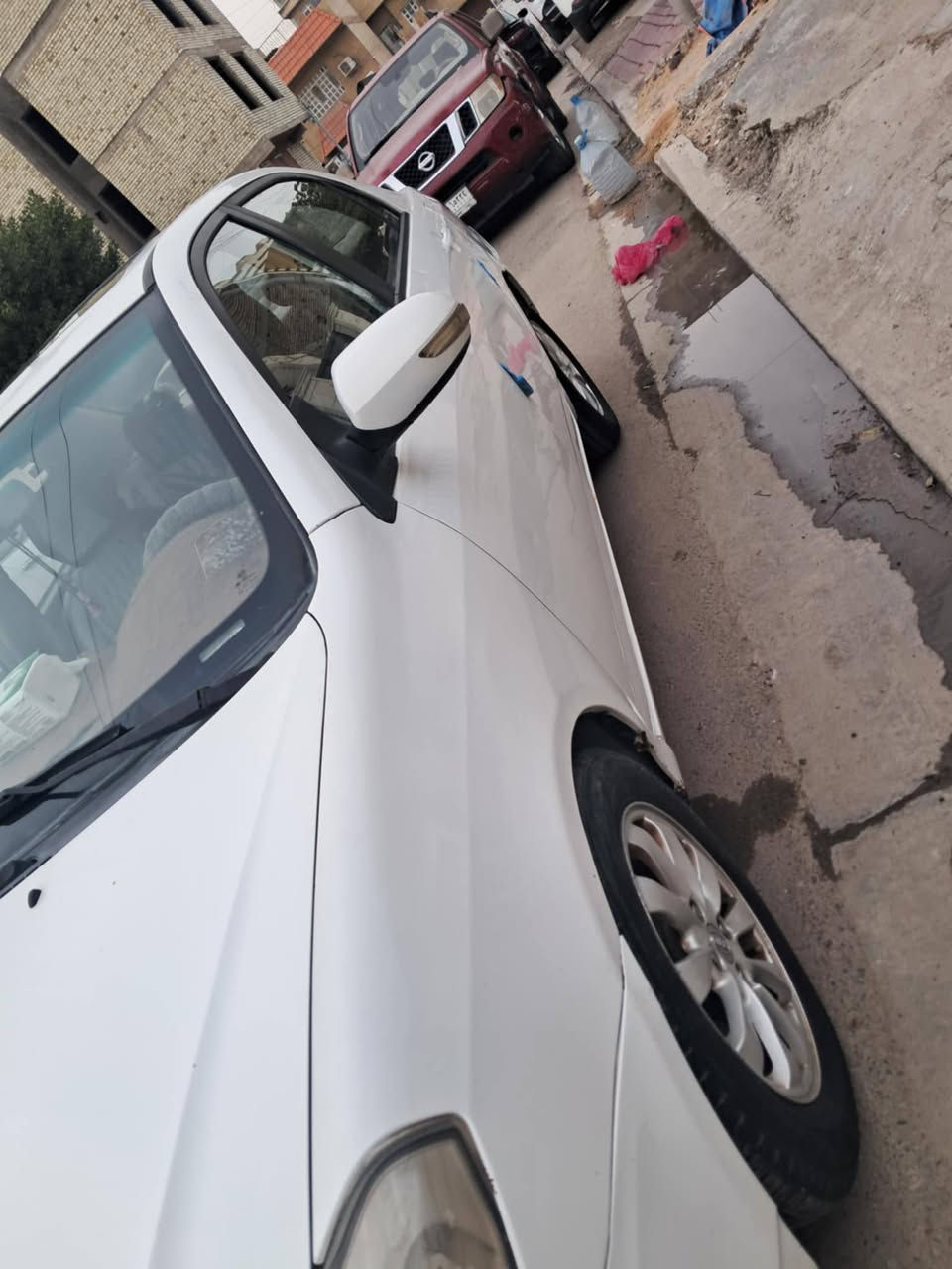 BYD جي 3 موديل ٢٠١٥ للبيع السعر ٥٠ ورقه وبيها مجال 
الاتصال ***********
