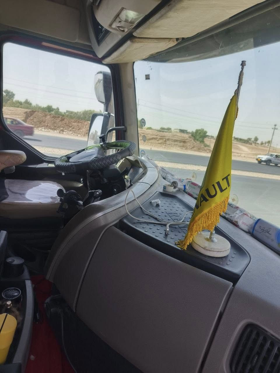 السلام عليكم رينو 2006 مشترك كير ومكينه فالفو مربوطه فلات خمس محاور عبد الله جوهر 2026 تخم تاير راس وعربانه تحب بس راس تحب كامل فصخ وربط مكاني بغداد   *********** /// ***********
