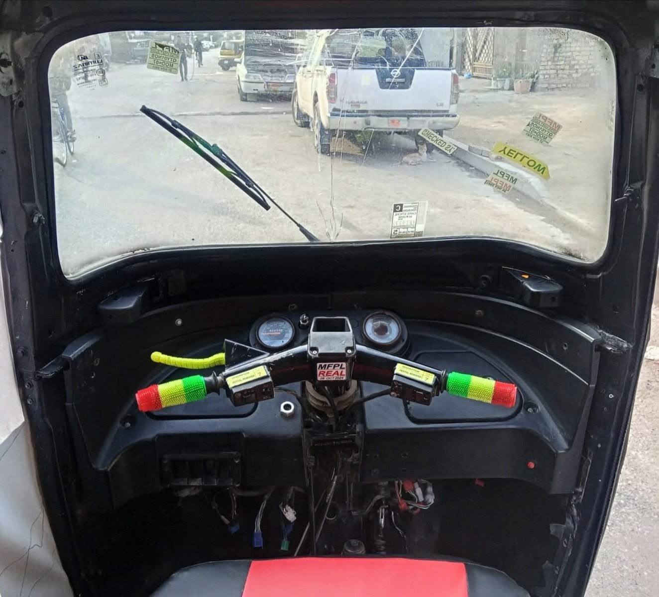 السلام علیکم تكتك موديل 18
أوراق كامله شركه المصطفى
مكينه 20 مجفت شركه
بغداد مدينة الصدر
السعر 3500
***********
