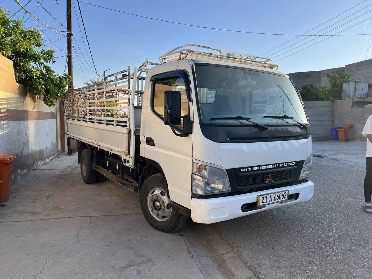 السلام عليكم كنتر موديل 11 بيها باب سايق بدون دواخل  تانكي 200لتر تبريد ثلج  سياره جاهزه سعرها 165 وبيها مجال 
***********
