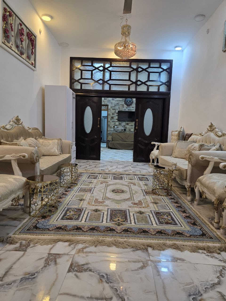 🏠 بيت للبيع – حي أور الأولى
📐 المساحة: 150 متر (7.5 × 20)
🏗 بناء طابقين حديث – طابوق كونكريت مسلح

🔗 الأسعار وللمزيد من العروض يرجى الانضمام إلى قناة العقار (الرئيسية):
https://t.me/drug9899

• الطابق الأرضي: غرفة نوم، صالة، استقبال، مطبخ، مجاميع صحية داخلية وخارجية، گراج
• الطابق العلوي: 3 غرف نوم، صالة، مجموعة صحية
• الطابق الثالث: غرفة تصلح للنوم + مخزن
• خدمات متكاملة

📍 قرب مركز البشائر الصحي ومدارس الموهوبين
بين المدرسة الكويتية والإيرانية – موقع ممتاز

📞 للتواصل والاستفسار يرجى الاتصال على الأرقام التالية:
***********
***********

🔗 كروب واتساب:
https://chat.whatsapp.com/KqlF21SwJE28hN7zCroWld
