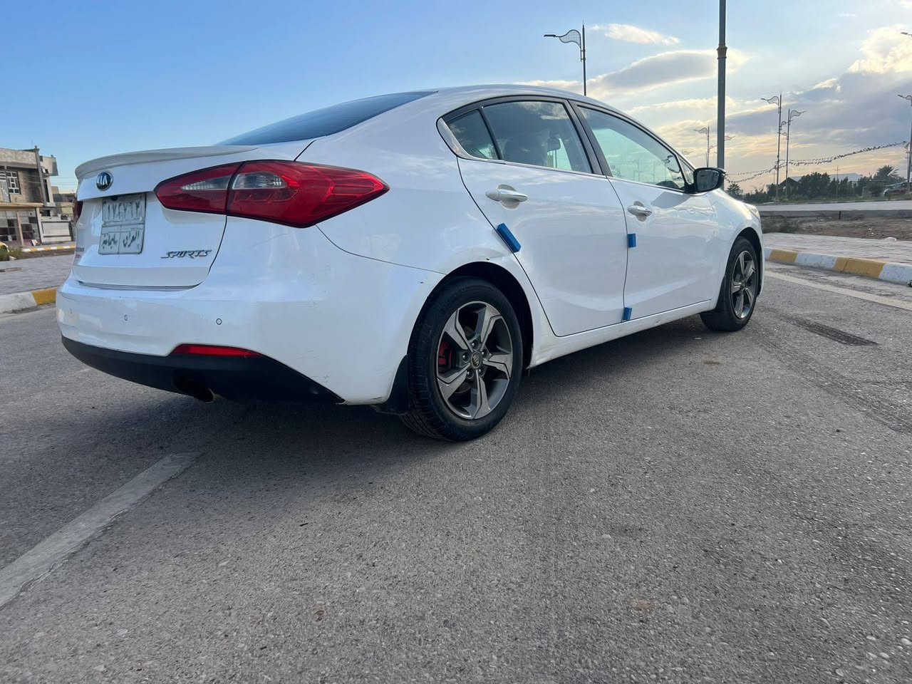 كيا سيراتو ٢٠١٤ كفاله من الصبغ والتبديل رقم اربيل تحويل او وكاله جاهزه مابيها اي نقص تخم تاير جديد صدر جديد كلشي بيها على وضع الشركه اليدور مكفول ونضيف هاي السياره ميحصل احسن منها فول مواصفات فتحه شفتات ستيرن حساس خلفي شاشه وبعد بيها هواي مواصفات السعر ١١٩ وماكو هيج سعر بسوك تفاصيل اكثر ***********وتساب***********
