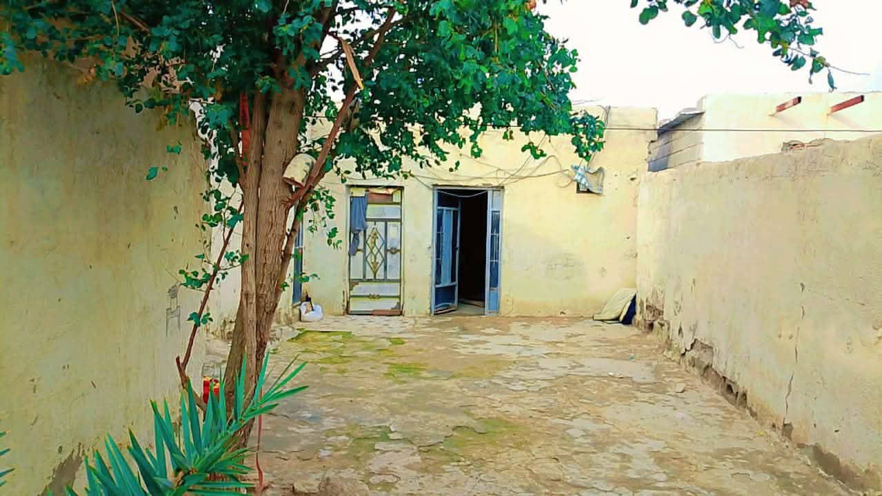 السلام عليكم بيت للبيع في الزبير الشعيبه منطقه الجوية علئ الشارع مدرسه متوسطه وابتدائيه تبعد عن البيت 200 متر البيت بيه قطعه بلخلفي ومساحه كدامه + ماء كهرباء ماتنطفي  بناء قديم غرفتين وصاله وديوان وحمام يبعد عن السوق خمس دقائق السعر 16 وبيه مجال بصيط للاستفسار خاص


**إذا كنت صاحب هذا الإعلان وتريد حذفه لأي سبب، رجاءا أرسل رسالة إلى الدعم الفني**