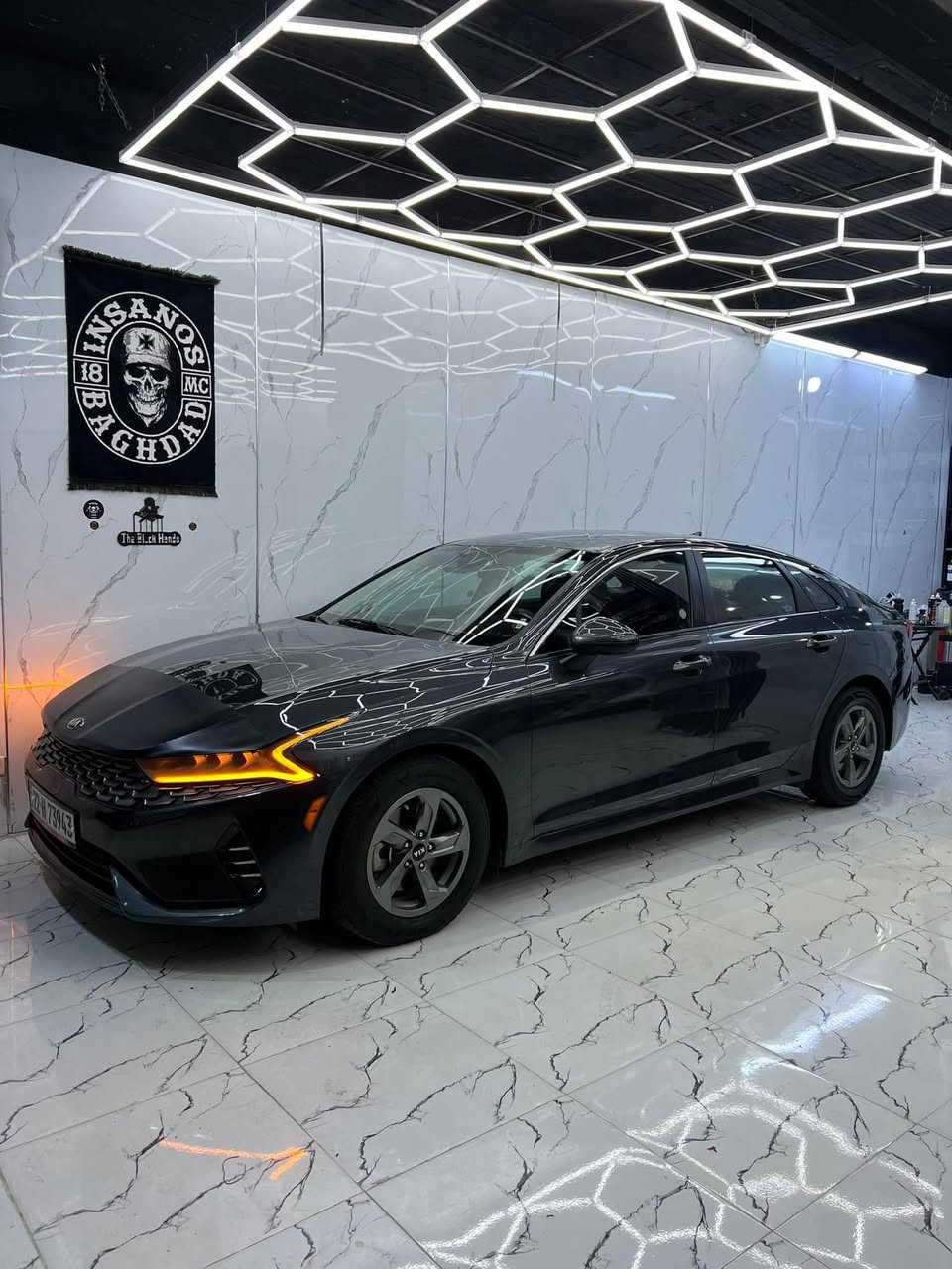 السلام عليكم 
كيا K5 موديل ٢٠٢١ للبيع
وارد امريكي
رقم اربيل باسمي 
عنوان بغداد
الحادث امريكا مبين بالصور
وبيها هنا بغداد ضربه باب السايق مصلح ومصبوغ
وبيها بارد باب عكس السايق

***********
واتس اب
السعر 16500$
