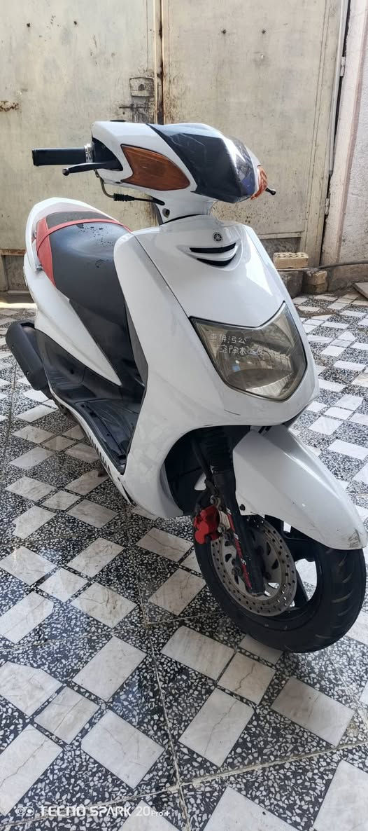 سلام عليكم اخوان سكنس ياباني مكفولة مكينه برغي  مامفتوح بيها دراجه جديده اوراق بيها شلعة ومعدل تخبل كهرباء كلها شغاله للايت زنون شاد الها دهن جديد ترايك مفتوح وين مايعجبك اطلع جيب فيتر وفحص سعر 550
العنوان بغداد مدينه الصدر رقم الهاتف ***********
