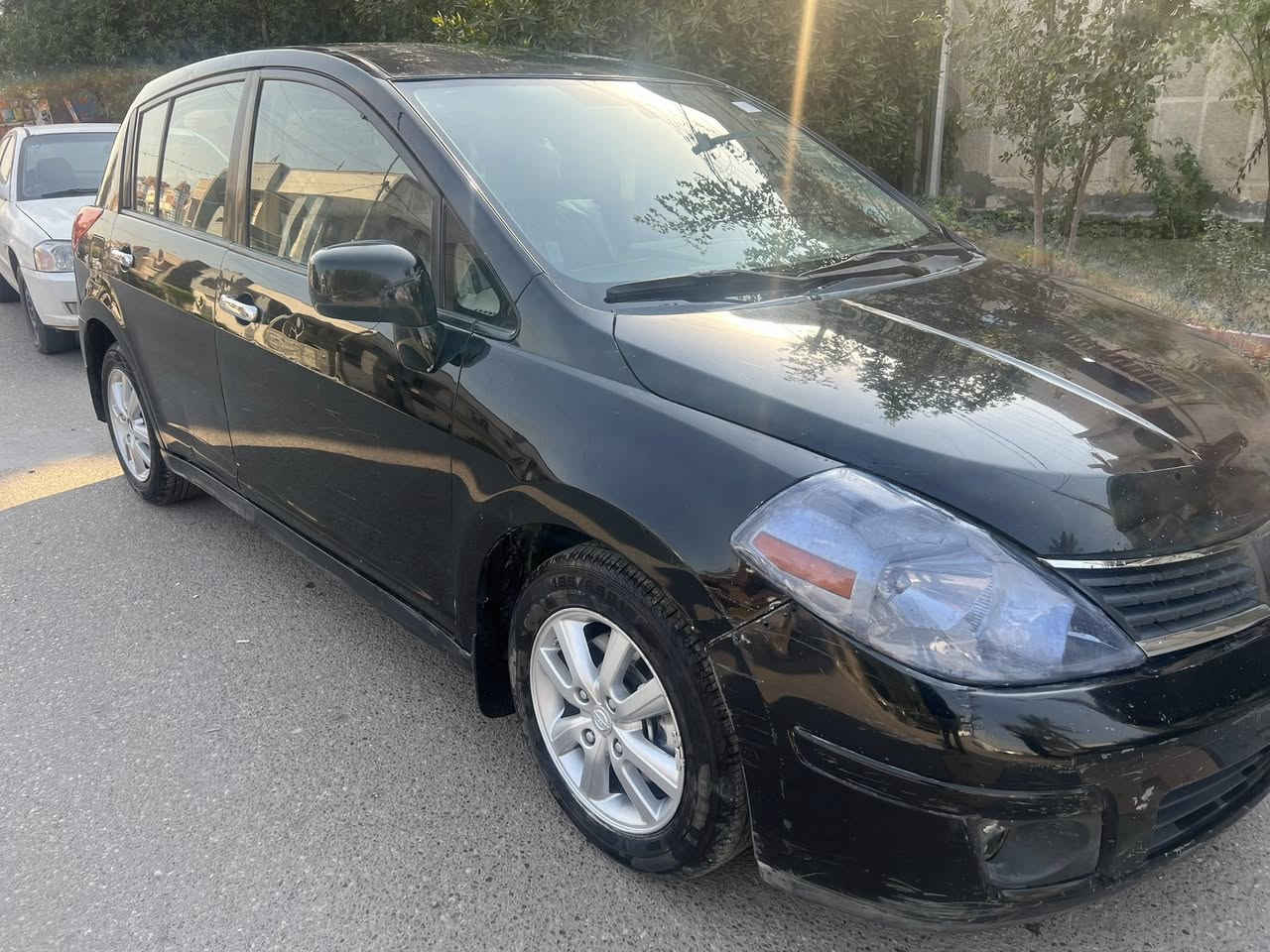 السلام عليكم نيسان فيرسا موديل ٢٠٠٧ للبيع اوامراوس السياره جاهزه كيرومكينه مكفولات صدر نظيف تبريد ثلج وارد امريكي ضررها طخه بالجاملغ الخلفي السياره ليبل واحد جاهزه من كلشي السعر ٦٣ وبيها مجال مكان بغداد الحريه للاتصال ***********
