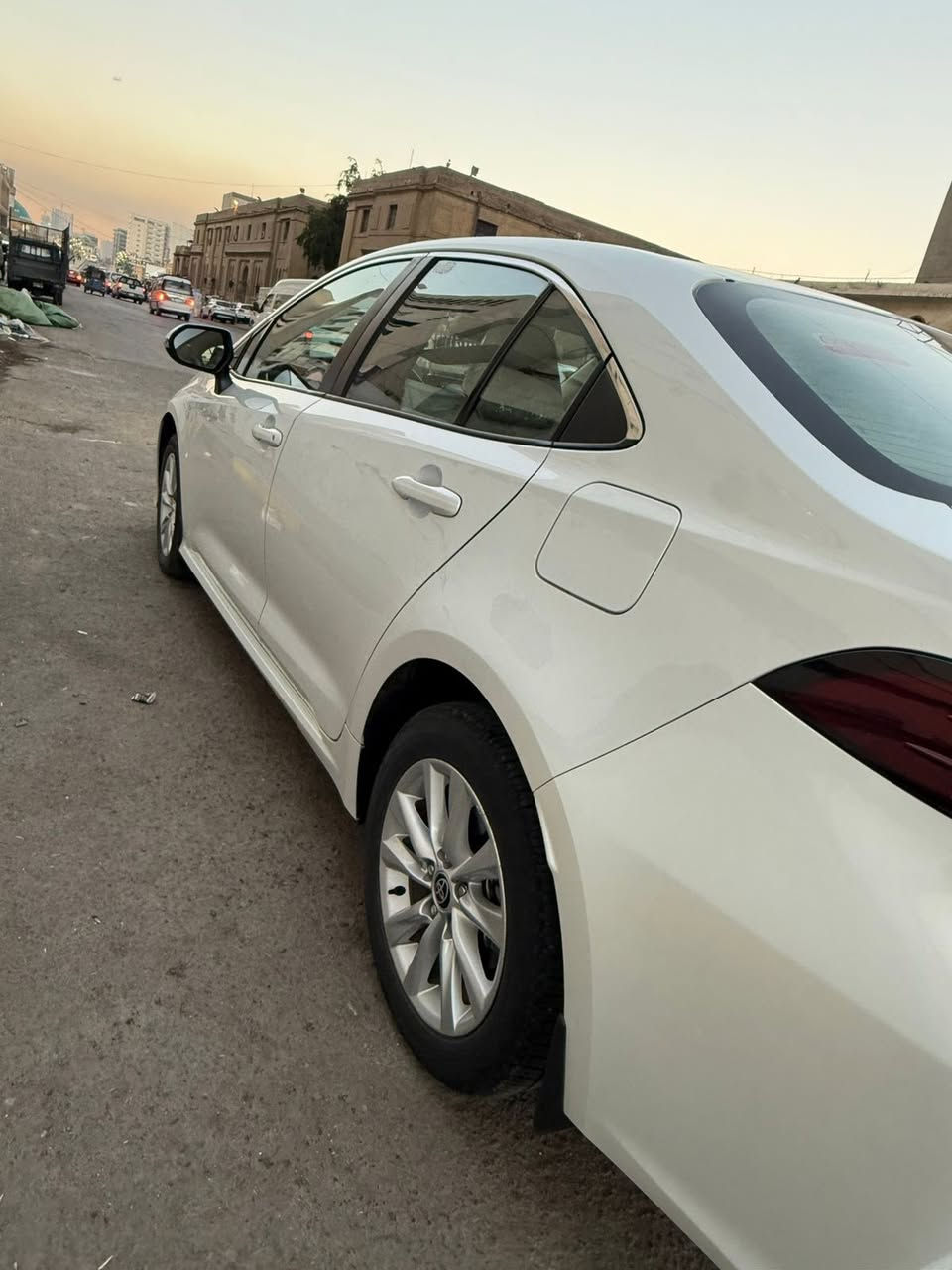 السلام عليكم كورلا خليجي للبيع 
موديل 2024   جيهان 
رقم اربيل باسمي هزه وبراد وسنويه جديده 
فول ما عده الفتحه 
ماشيه 40الف 
بيها قبق الجنطه مبدل بدون قطره دواخل 
ورصعه بل جاملغ الخلفي باقي السياره مكفوله كفاله عامه 
السعر 170وبي مجال 
***********
