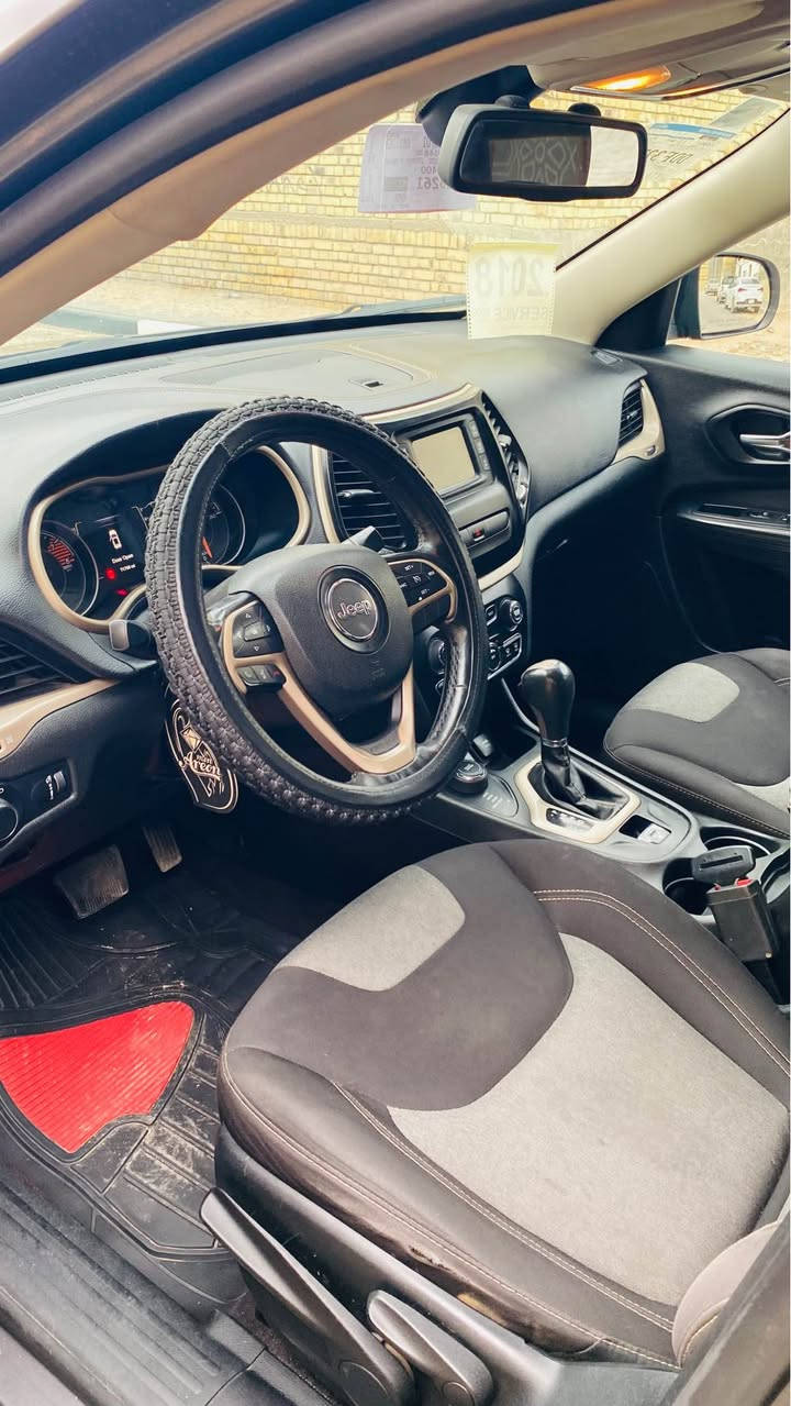 سلام عليكم جيب شيروكي بزون مديل 2017 ماشيه60الف سياره اخت زيرو وارد كندي بيه بنيد صبغ فقط فقط باقي سياره كفاله عامه رقم بصره دولي بسمي  تحويل ثاني يوم سنويه 2031ستوه مجدده مكينه 6سلندر مكينه وكير كفاله تبريد ثلج حداديه 100/100 تخم تاير جديد ستوني شاده كهربايات كلها شغاله سياره جهازه من دعاميه الدعاميه ترايك من بصره بغداد 
موصفات سياره حساسات خلفيه ماميه 
تحكمات ستيرن تبريد خلفي كامره خلفيه شاشه لايت زنون منضومه زنون ستوني شاده بعد بيه موصفات حيل هواي 

العنوان بصره رقم ***********علمن مكلف بل نشر (سعر ) 125
