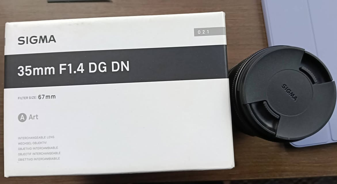 عدسة سيجما ارت Sigma art 35 ..جديدة ما مستخدمة اطلاقا اشتريتها بمليون ونص قبل 5 أشهر من قرطاج وماكدرت اشتري كاميرا ..سعر بيع 400,000 ألف دينار عراقي بي مجال بسيط ..مكاني بابل المسيب .. راسلني هنا أو واتساب ***********...يوجد توصيل المناطق القريبة..هاي عدسة المحترفين
