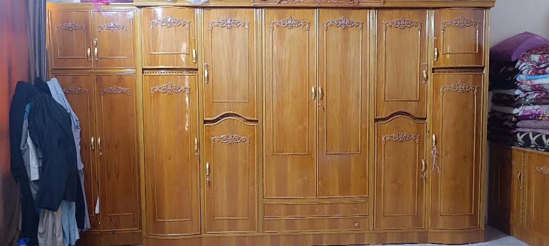 غرفه خشاب للبيع جربايه نفرين كنتور ست بيبان و زاويه بصف الكنتور و جزامه 
بس بيها ضرر يم الجربايه تريد ترتيب يم النجار مشتريها بمليون ونص و نريد نشيل و سعرها قفل 750 الف‏ 
‪***********‬‏
