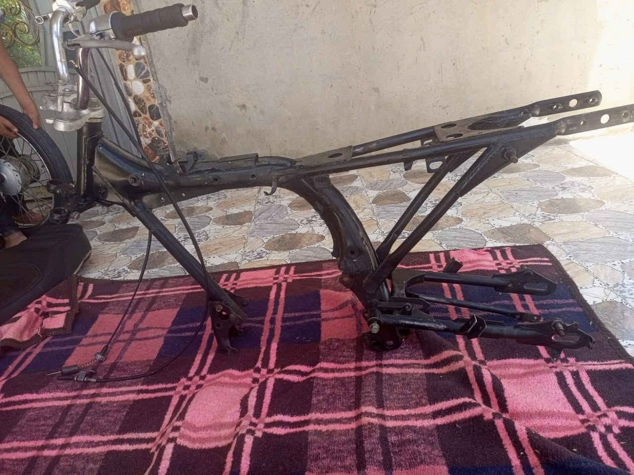 السلام عليكم غراض نامه للبيع ومحرك 5 كير هم للبيع كل الغراض شغاله وجدد والمحرك عمرته قبل سبوع شتريد راسلني خاص وتدلل دبلات شغاله تاير كدام وويل كامل حتا قرص مال بريك بي التاير الخلفي بس يعوزه جوب كامل هوه ول ويل شاصي 19 جديد. شاصي كامل هوه ول سكان ول ولبريك جك هم موجود جديد كابريتر ثنين جدد شغالات وصفايح هم كلشي وسعره


**إذا كنت صاحب هذا الإعلان وتريد حذفه لأي سبب، رجاءا أرسل رسالة إلى الدعم الفني**