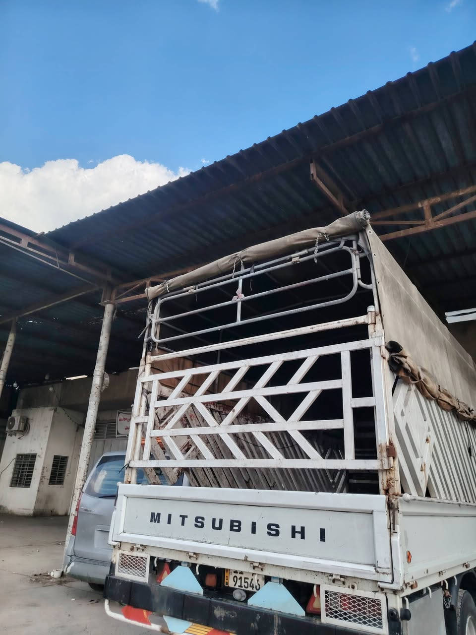 محجر وقفص وجادر اللبيع
*********** مكان بغداد حي جميله
