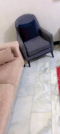 ٧مقاعد • ظهر جلد • نظيف مثل الصورة