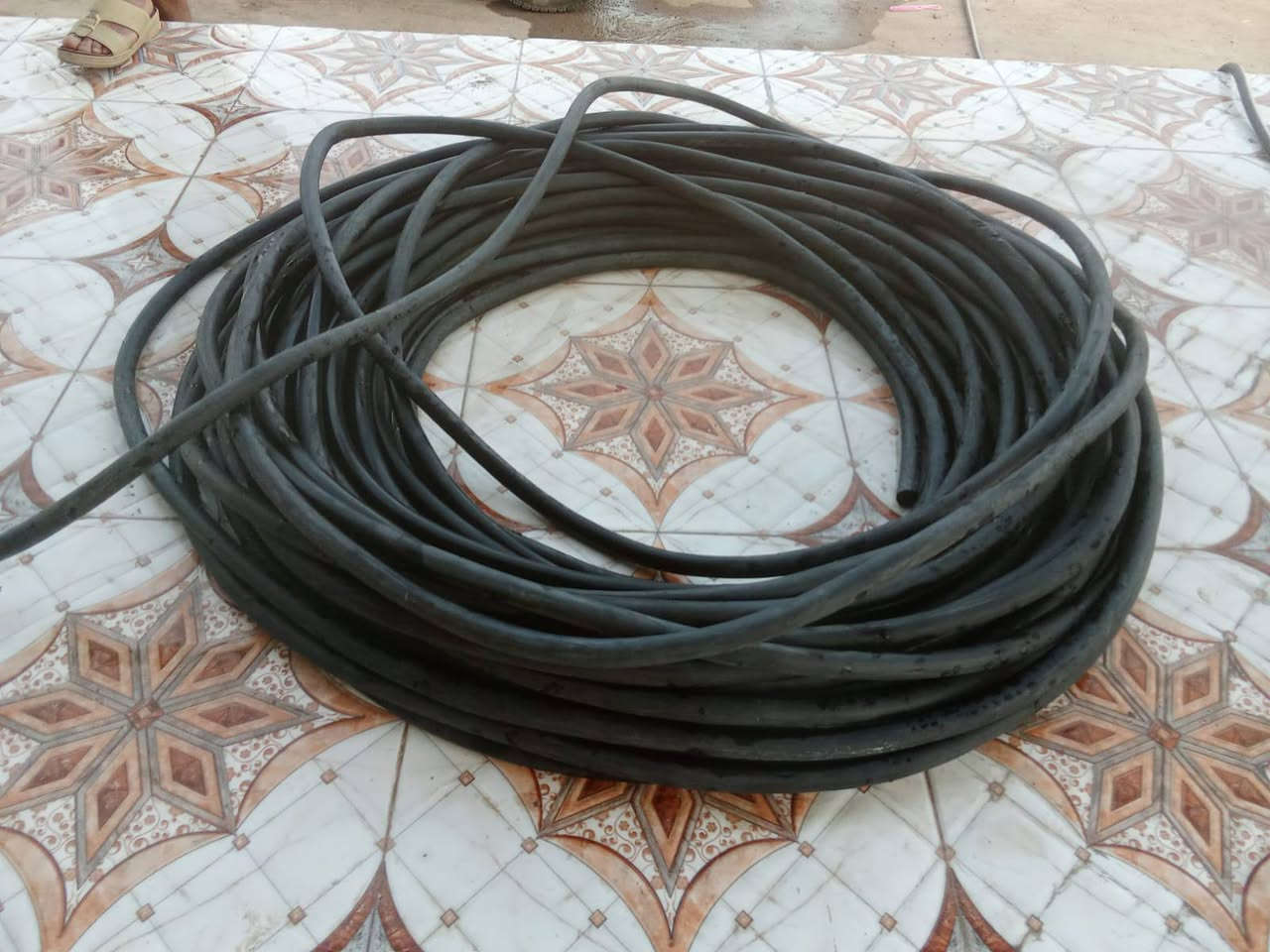 السلام عليكم للبيع
٩٩ متر كيبل ٤×١٦مستخدم أخو الجديد غلافه ربل سعر المتر عشرة ونص قفل


**إذا كنت صاحب هذا الإعلان وتريد حذفه لأي سبب، رجاءا أرسل رسالة إلى الدعم الفني**