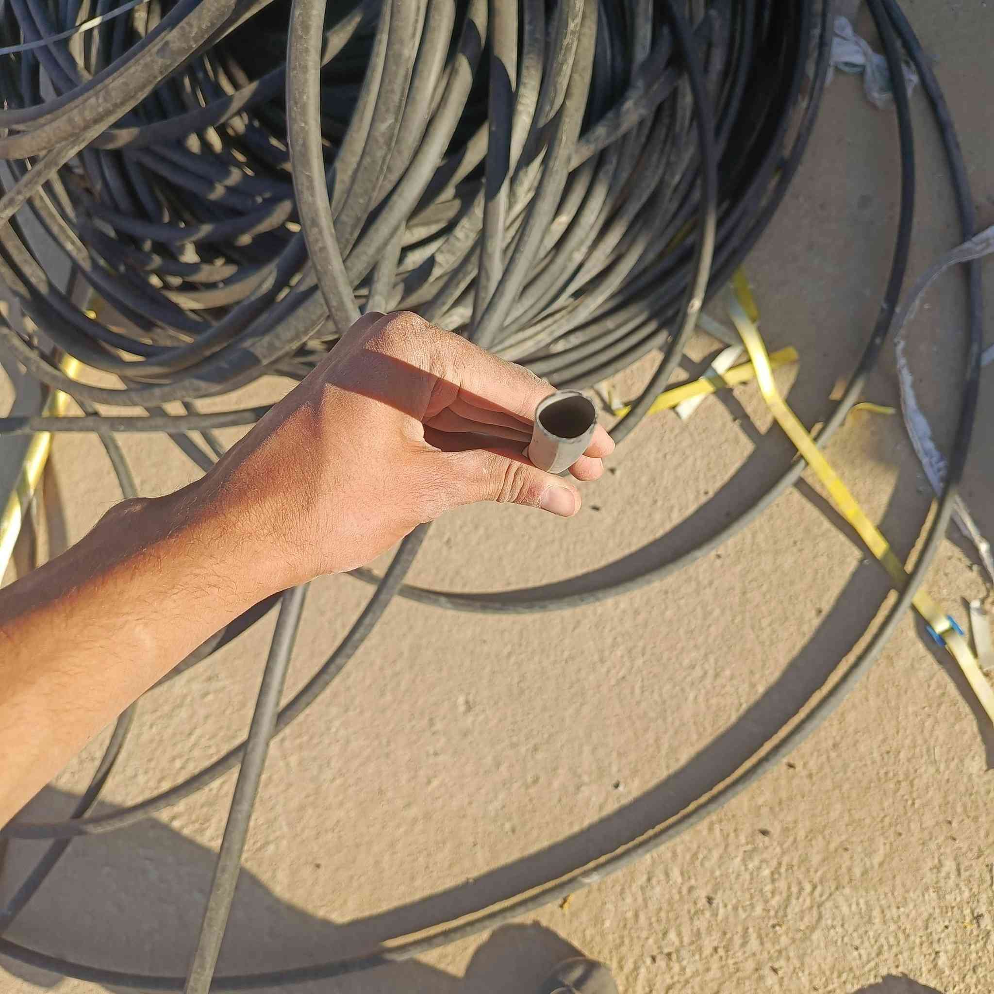 سلام عليكم للبيع صونده مال ماي من هاي التطبع الطول اكثر من 500متر المكان القرنه  يم صيطرت القميج وهاذه رقمي للتواصل ***********
