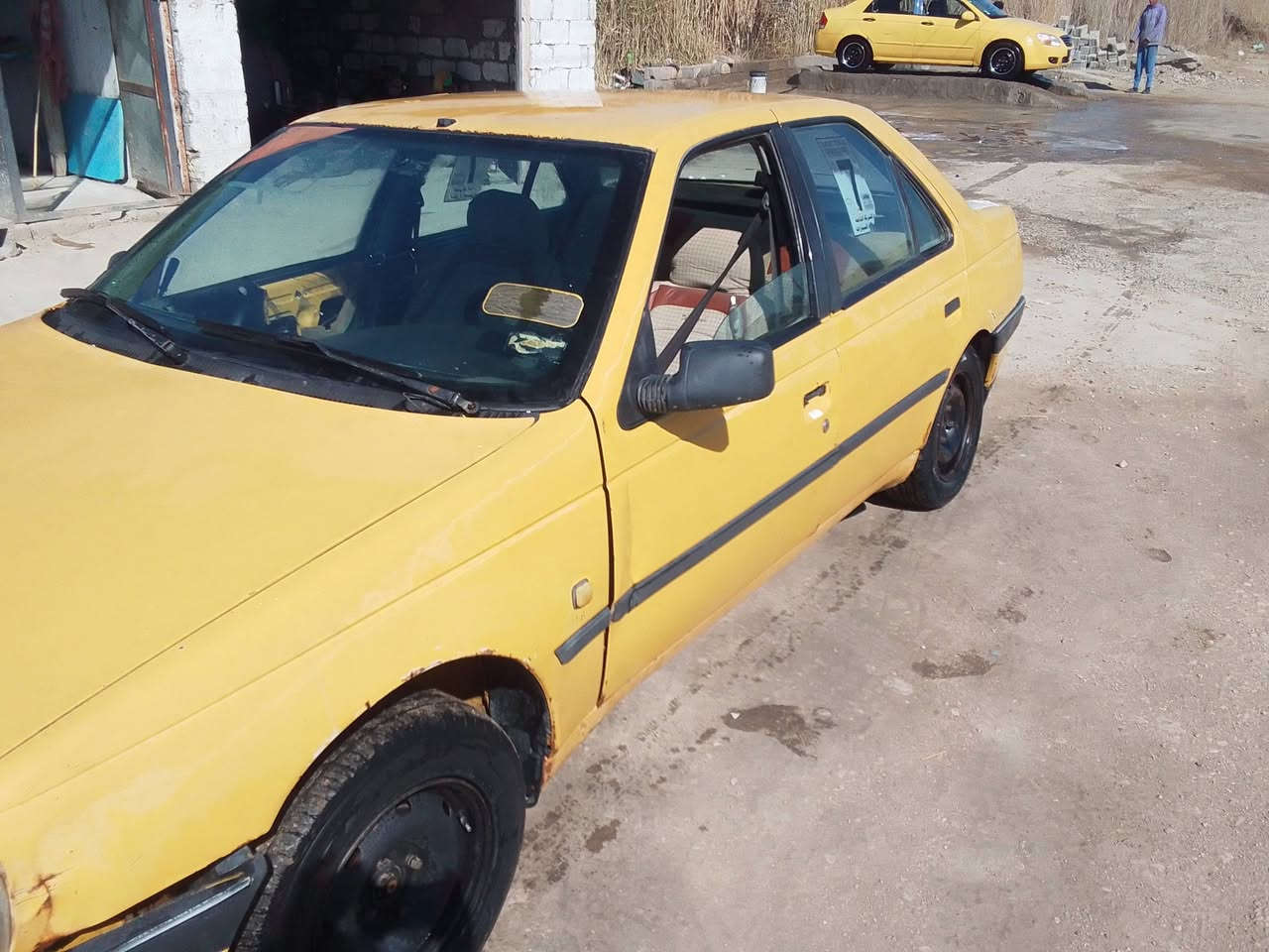 السلام عليكم للبيع مراوس السعر 10بي مجال مكينه وكير جدد حداديه صفر مشط جديد كهربائية  شغاله السنويه استنساخ الاتصال ***********بي واتساب
