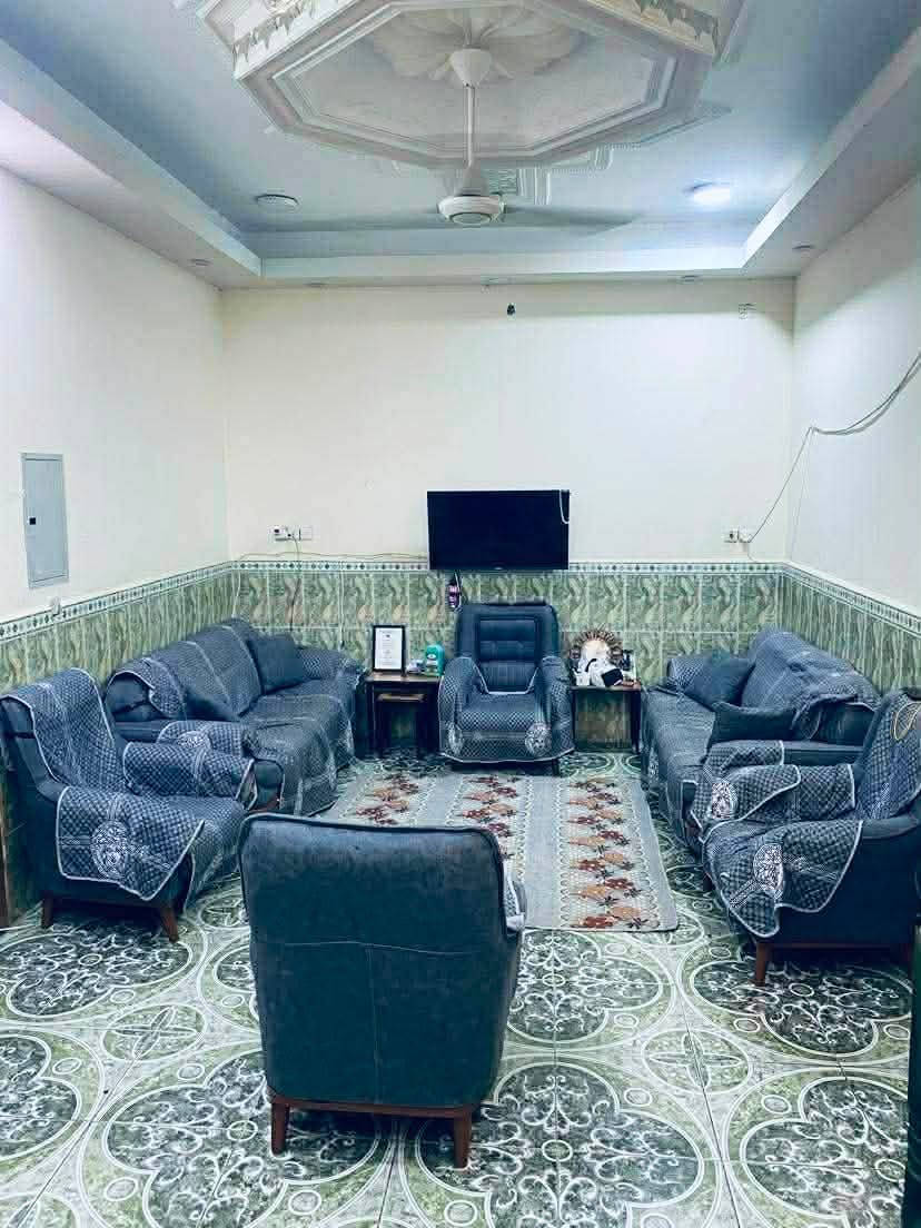 #أَعَــــــــــــــــــــلَأَنَ)
   ((#مكتــب_شمــس_الباحــث_للعــقارات_السماوة))

عقار للبيع▪️حي الحسين التاسعه   

المساحــه  ▪️200 متر طابقين 

يتكون من 4 غرف   نوم  صالتين استقبال مطبخ   ومجمعات صحيه  حديقه مع كراج سياره سنه البناء 2008      

لمعرفه السعر وباقي التفاصيل اترك تعليق داخل المنشور   

#حاب_تعرض_عقارك_كل_ماعليك_مراسلتنا_على.          _الخاص_أو الأتصل_على_أرقام_المكتب https://www.facebook.com/shamsalbhith?mibextid=LQQJ4d

     شمس الباحث للعقارات السماوة 
                      
                  ***********      ***********
