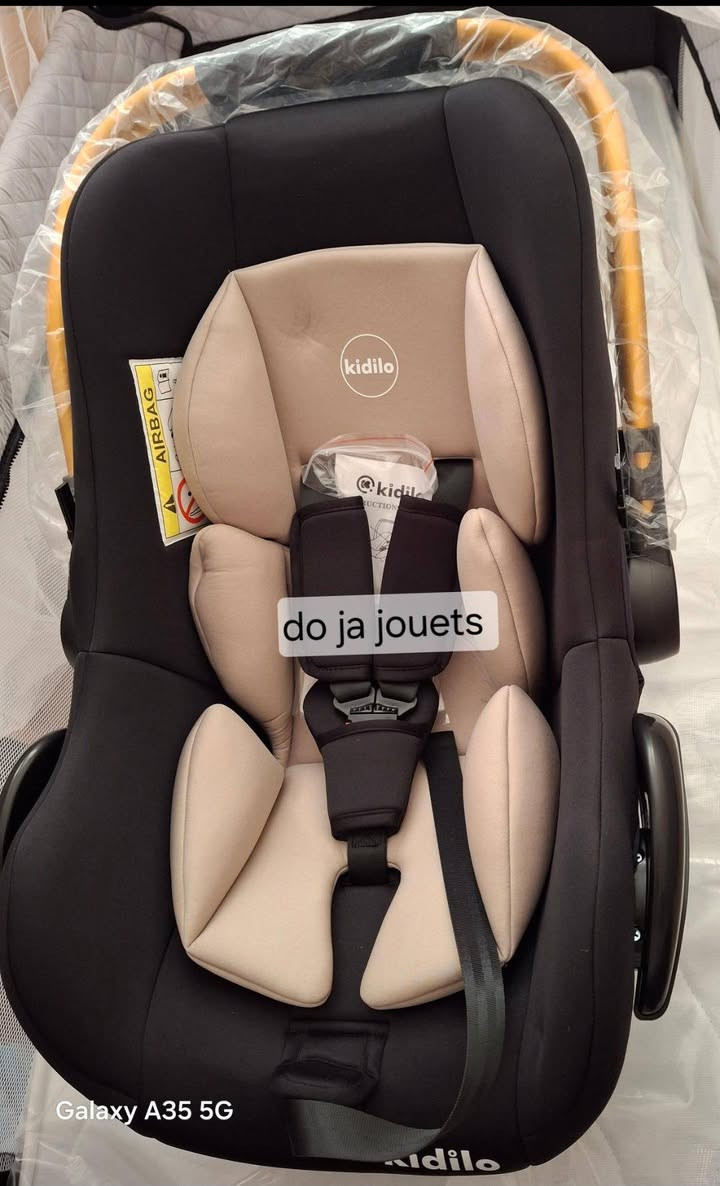 🚗 Maxi-Cosi Kidilo الفخم للأطفال ✨
أمان عالي: حزام أمان خماسي النقاط مبطن لحماية طفلك.
☁️ راحة فائقة: وسائد داخلية ناعمة جداً مع دعامة لرأس الرضيع.
✨ ديزاين أنيق: يد متينة بلون ذهبي فخم ومريحة في الحمل.
🚗 2 في 1: يستعمل كـ Cosy محمول وكـ Siège auto للسيارة.
🆕 الحالة: جديد تماماً ومغلف بالكامل.
📍 التوصيل متوفر لجميع المدن المغربية


**إذا كنت صاحب هذا الإعلان وتريد حذفه لأي سبب، رجاءا أرسل رسالة إلى الدعم الفني**