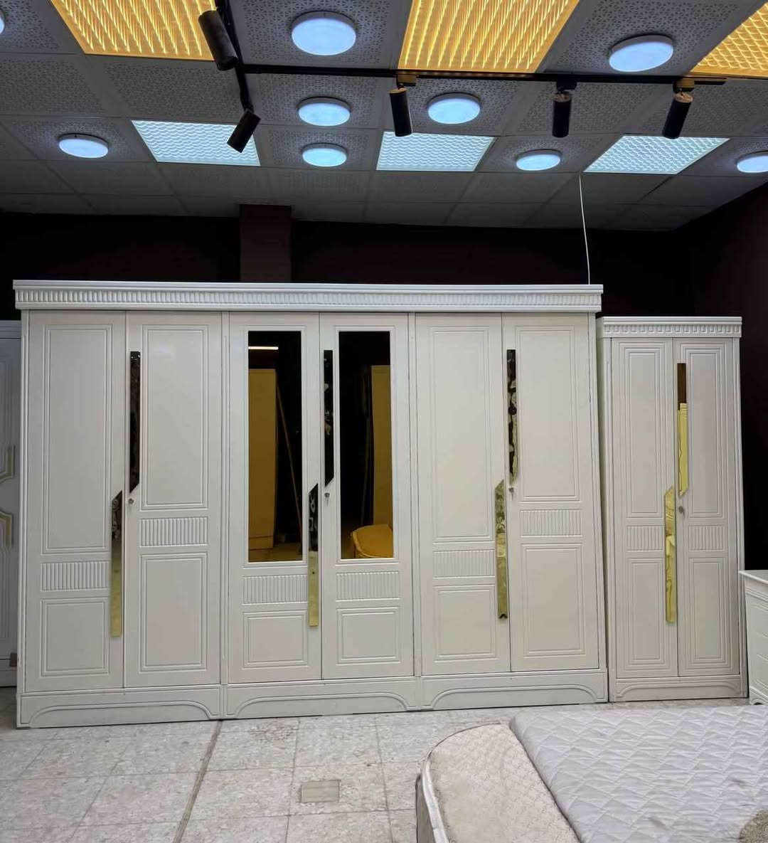 السعرمليون  الف فقط😍

غرف نجاره عراقيه 💯💯

تتكون من 8 قطع 

عرض الكنتور 3 و20سم

ارتفاع الكنتور 2 و20سم

السرير بلوك ٦ ارجل

طول السرير 200 سم 

عرض السرير 160 سم 

الضهر براغي
الشازلون 50 الف
دوشك 150 الهندية, كربلاء


**إذا كنت صاحب هذا الإعلان وتريد حذفه لأي سبب، رجاءا أرسل رسالة إلى الدعم الفني**