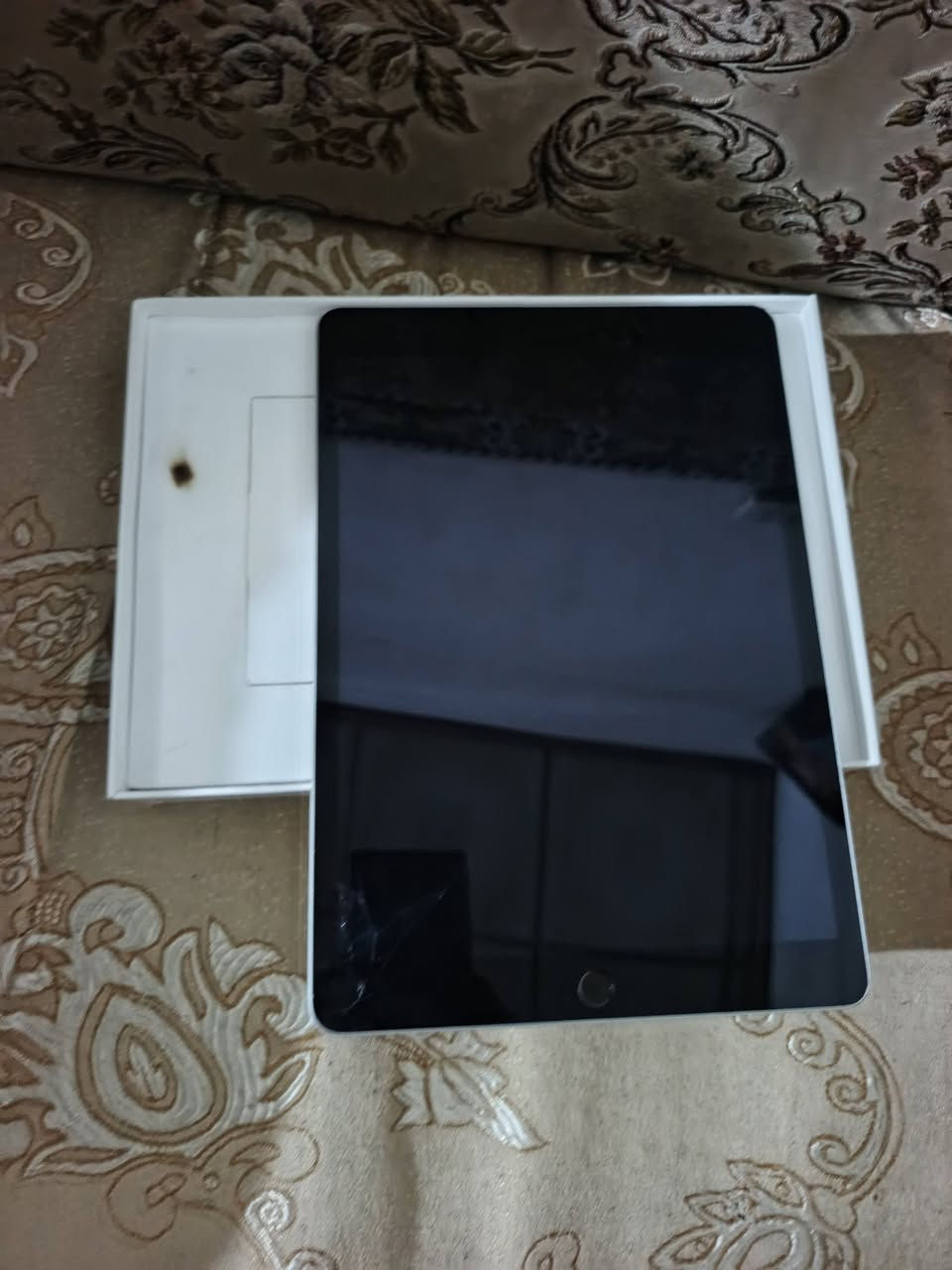 سلام عليكم ايباد تسعه للبيع فقط هذا الفطر الي بل بلازمه ابد ماماثر ع لمس ومامفتوح بطارية 90 ذاكره 64 السعر 190 بي مجال بسيط مكاني كربلاء حي العامل ***********
