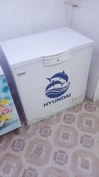 خمس عارضات ومجمده وسلات ٢ ومبرده ورفوف نضيفات حيل والاغراض كله نضيفه ا...