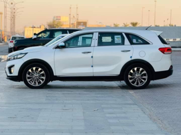 سورينتو موديل 2015 شكل موديل 16و 17 وارد خليجي  رقم بغداد انكليزي دولي  باسمي  مكينه سته سلندر سبعه راكب مواصفات فول للأخير وارد  خليجي  بيها صبغ خشم البنيد فقط والبقيه مكفول كفاله عامه  السعر 190 وبيها مجال للاستفسار *********** مكانها ناصريه المركز وشكرا جزيلا
