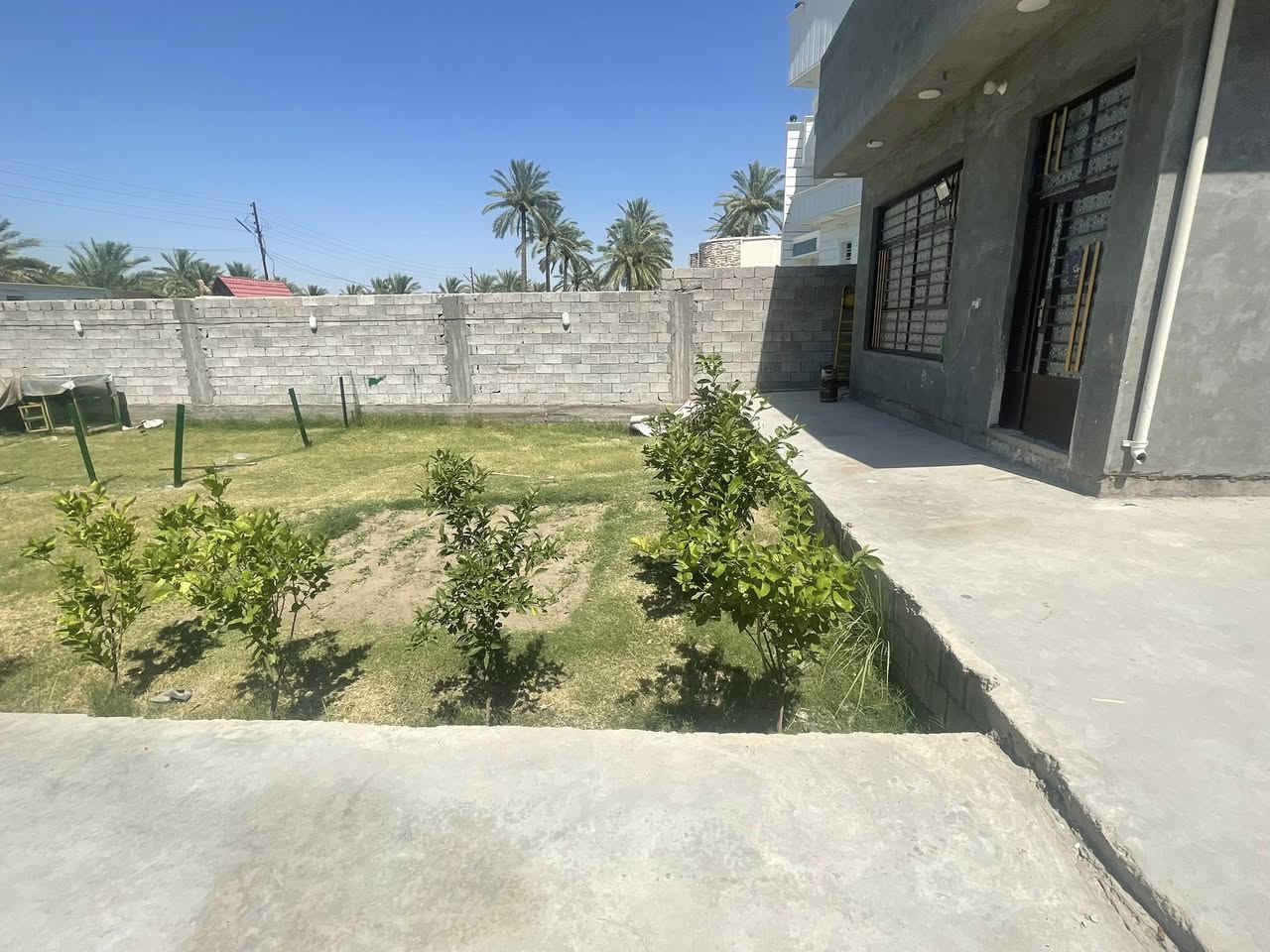 سلام عليكم بيت للبيع مساحه ٦٠٠سند ٢٥بناء طابوق يحتوي على ثلاث غرف نوم موقع الراشدية المراسمه للاستفسار اكثر اتصال على الرقم ***********
