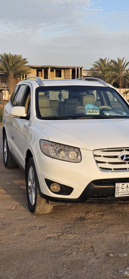 سلام عليكم  سنتافيه موديل 2011خليجي مكينه 2400دوش 4سلندر فتحه 7راكب 3قطع تبريد السونار مرفق بل منشور عنوان بغداد السعر 144وبيها مجال حك الجيه ***********وبي واتساب
