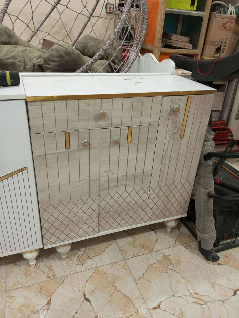 معرض ابو عبدالله للاثاث المنزلي 🔥 وصول وجبه جديده من ميز جزامات  متوفر كل الوان  شي حديث وراقي زورونا تجدون ما يناسبكم العنوان تكريت الديوم مقابل مطعم المذاق بلقرب من اسواق الزوبعي للاستفسار خاص او اتصال *********** متوفر وتساب
