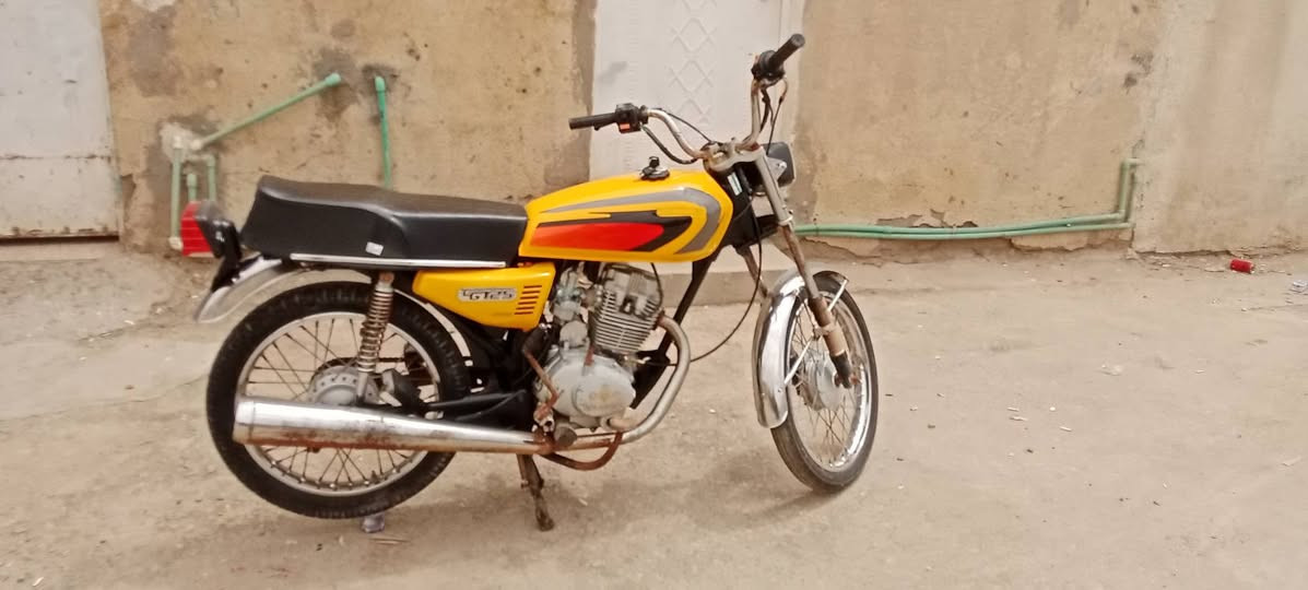 البيع سعر 300 وبيها مجال.  ***********
