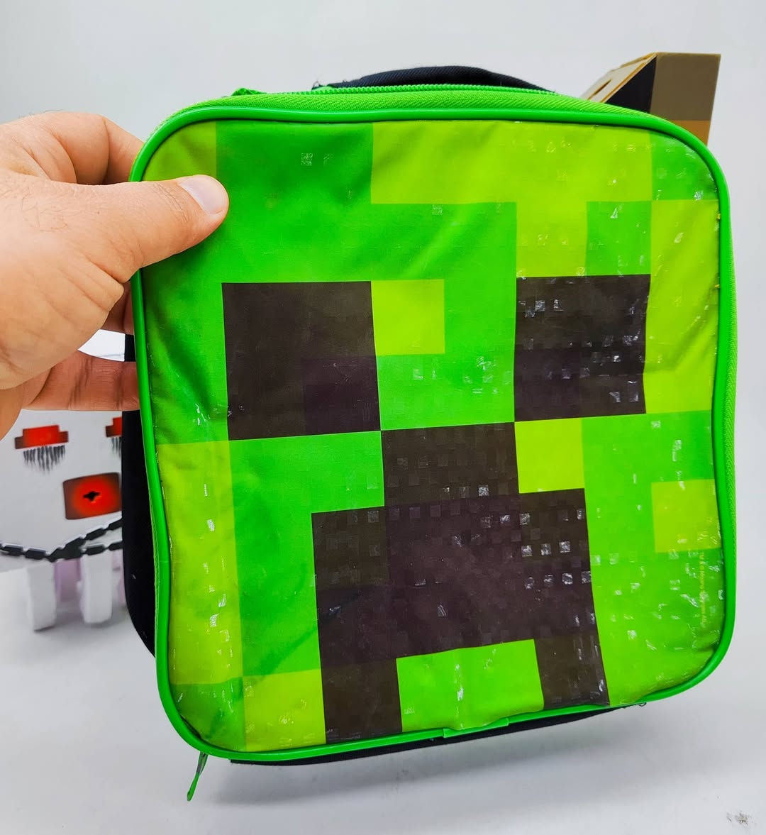 Minecraft 🥰😍🤩💯💥🔥❤️💢🌹
للحجز والاستفسار يرجى مراسلة الصفحة Umbrella toys أو التواصل مع الرقم ***********
