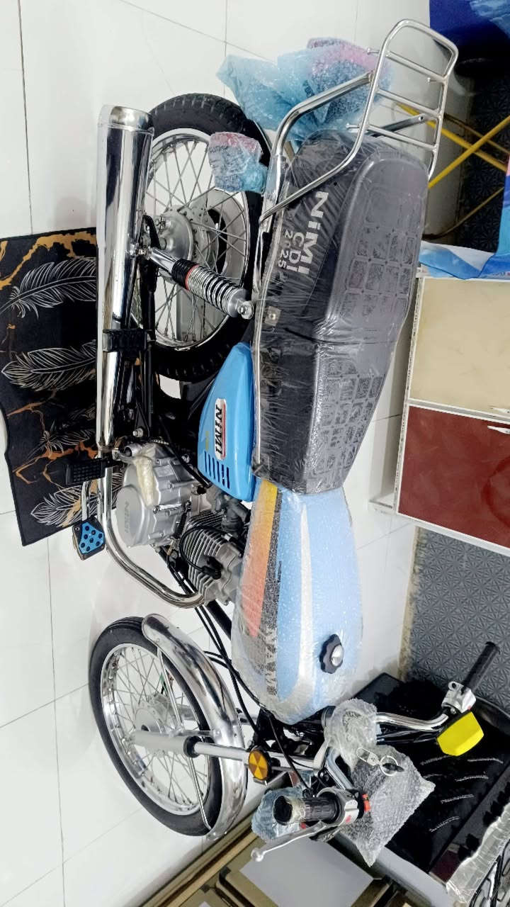 السلام عليكم نامه امتياز اصلي موديل 2025 دراجه جديده بعدها بل جيس بعد احله من الصوره  مال وكيل 5اوراق الشراري يتصل مكاني حله شاوي يم فلكت غرفت التجاره السعر 625مال بيع نهايته وهذا رقمي ***********
